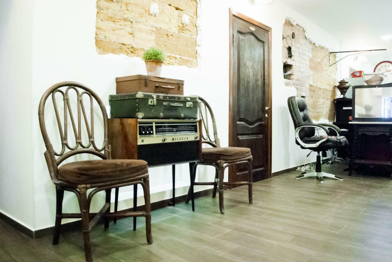 Hostel Uyutniy Dvorik Одеса Екстериор снимка