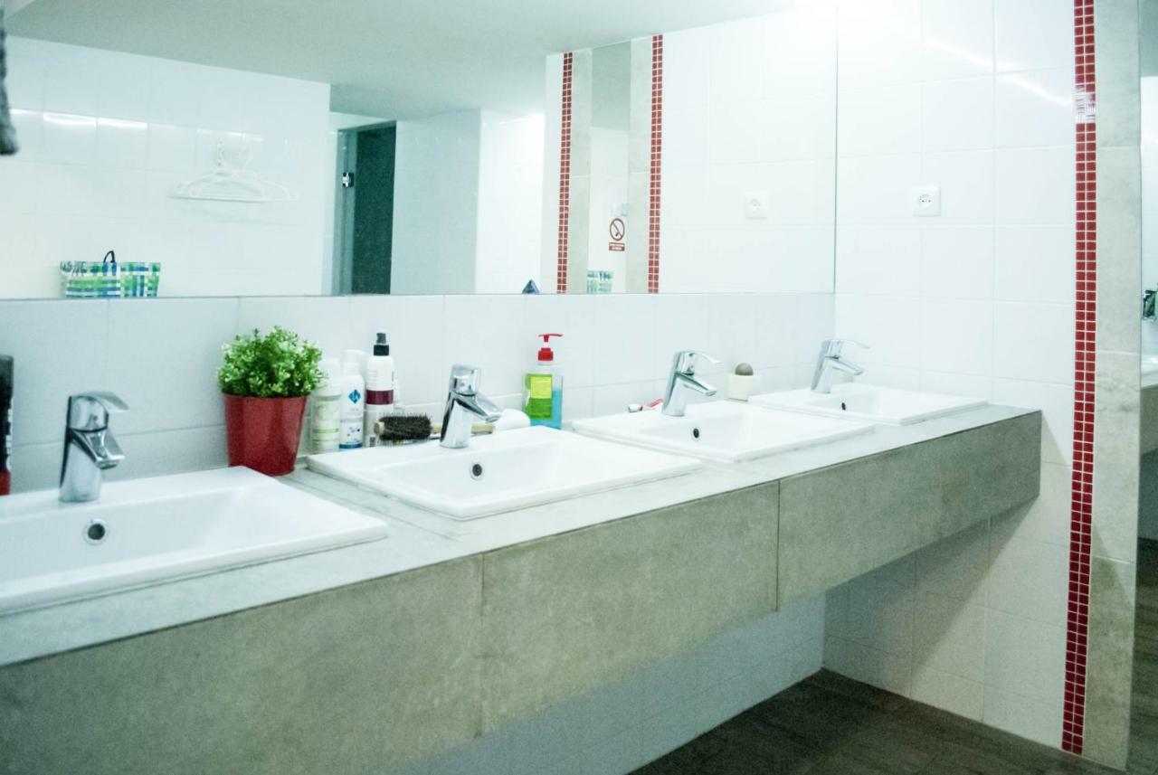 Hostel Uyutniy Dvorik Одеса Екстериор снимка