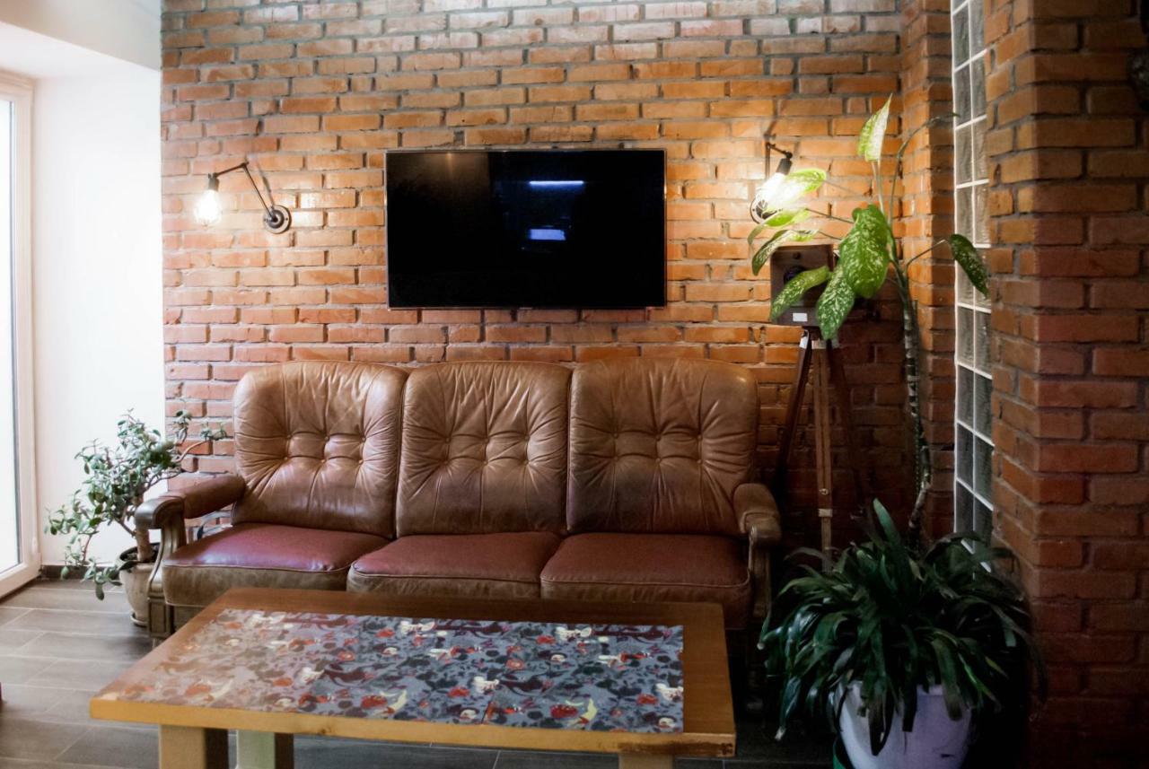 Hostel Uyutniy Dvorik Одеса Екстериор снимка